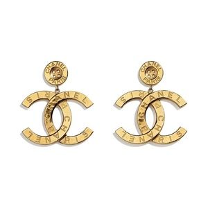 🚫SOLD🚫2021 Authentic Chanel XL Paris Button Earrings GHW